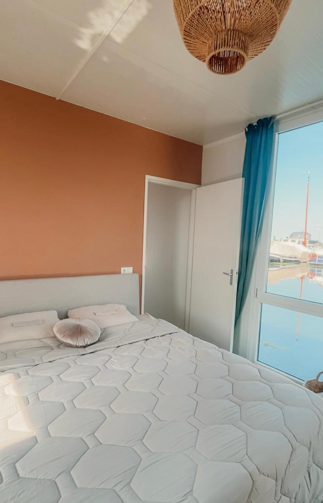 Bed and Breakfast Retreatboat Ibiza Lith Экстерьер фото